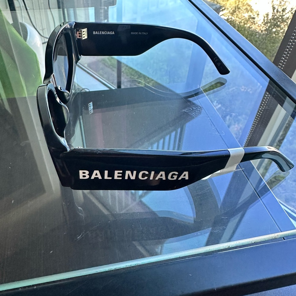Balenciaga Sunglasses Black - Picture 6 of 8